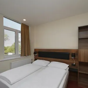 Hotel Berlin-adlershof, Berlino